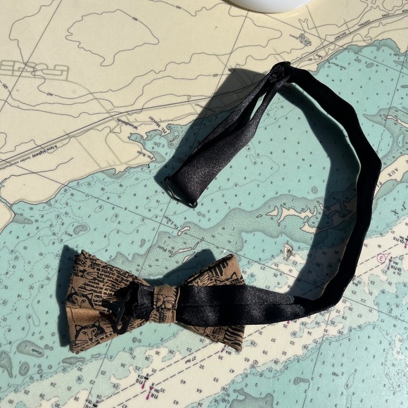 Vintage Safari Tiger Graphic Printed Bowtie - Picture 4 of 4